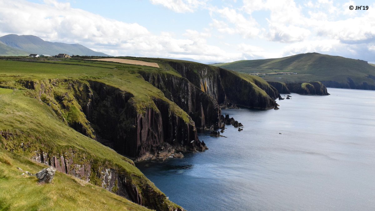 GrandHotel20's tweet photo. Who needs the Cliffs of Moher when we have clifftop views like this in Kerry?? ;) Can anyone guess where in the Kingdom this photo was taken? @KerryHour  @wildatlanticway #TheKingdom #cliffs #whereamI https://t.co/lAOfRM2cZM