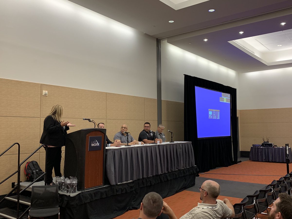 gavinquinlan's tweet photo. Superb panel session for @PTC_Creo #simulationlive. Real customers with real life use cases of #realtime simulation. #LiveWorx https://t.co/eG0q3ZN9FS