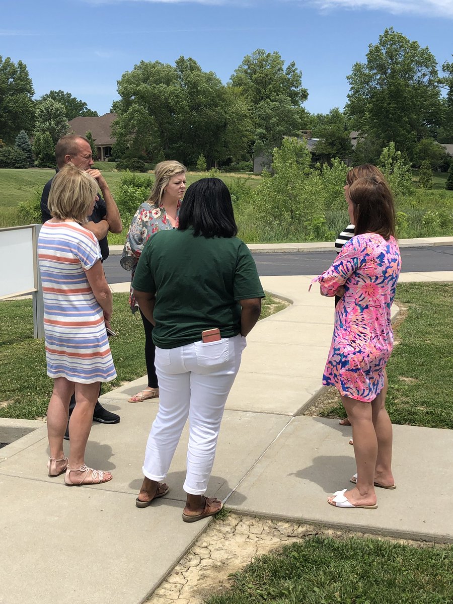 KelWegs's tweet photo. Processing our reflections edcamp-style. What do YOU want to discuss? What meets YOUR needs as a learner? #RuleOfTwoFeet #SycamoreStrong @SycamoreSchools https://t.co/aTEL0lydEW