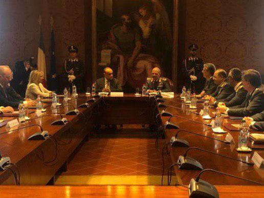 GDF's tweet photo. Firmato protocollo d'intesa tra @_MiBAC e #GdiF. Presenti il Ministro per i Beni e le Attività Culturali, @BonisoliAlberto, e il Comandante Generale della Guardia di Finanza, #GenZafarana. https://t.co/aa3SZNj61x