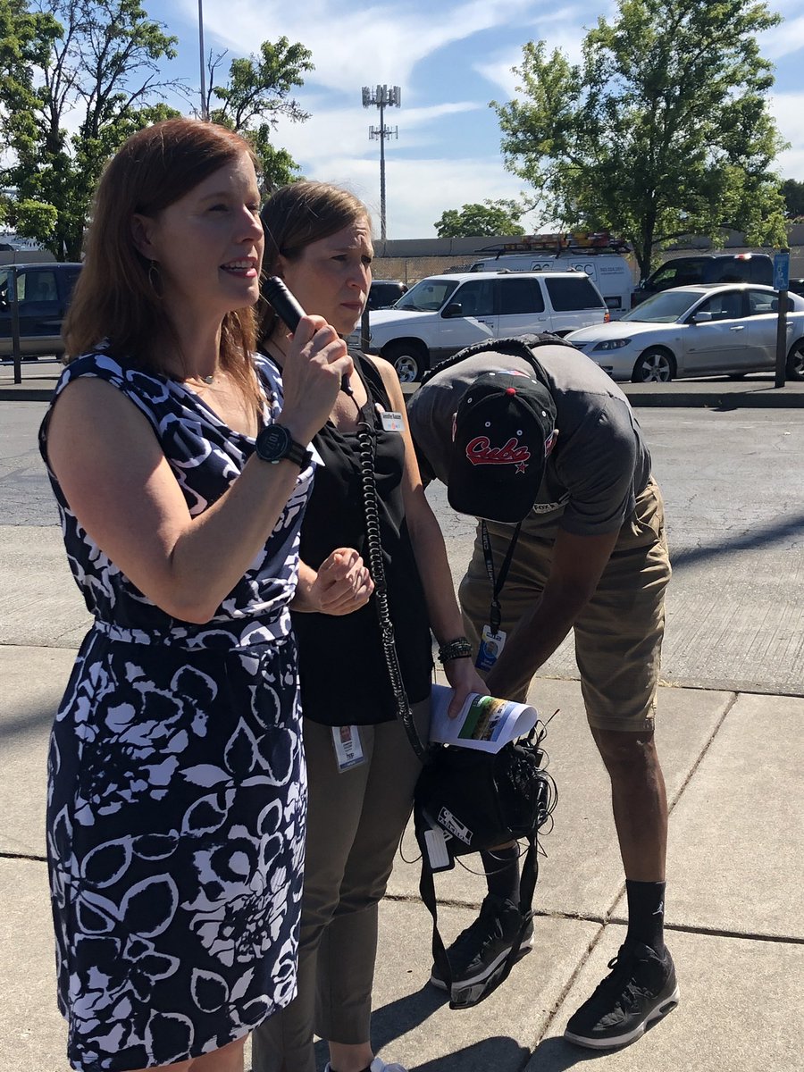PBOTinfo's tweet photo. We’re joining partners from @TriMet @oregonmetro @TigardOR for a media tour of the exciting #SWCorridor project! Getting 40k+ people out of #pdxtraffic & adding miles of biking & walking routes in a growing area! https://t.co/xFqFVWm6L5