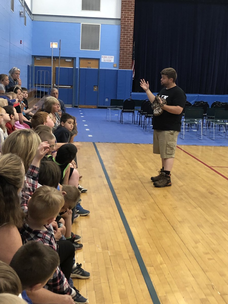 WUFSK8's tweet photo. The Zoo Mobile at Wheelerville today. Thank you for visiting; our students really enjoyed the presentation. https://t.co/sAn5bVY1QA