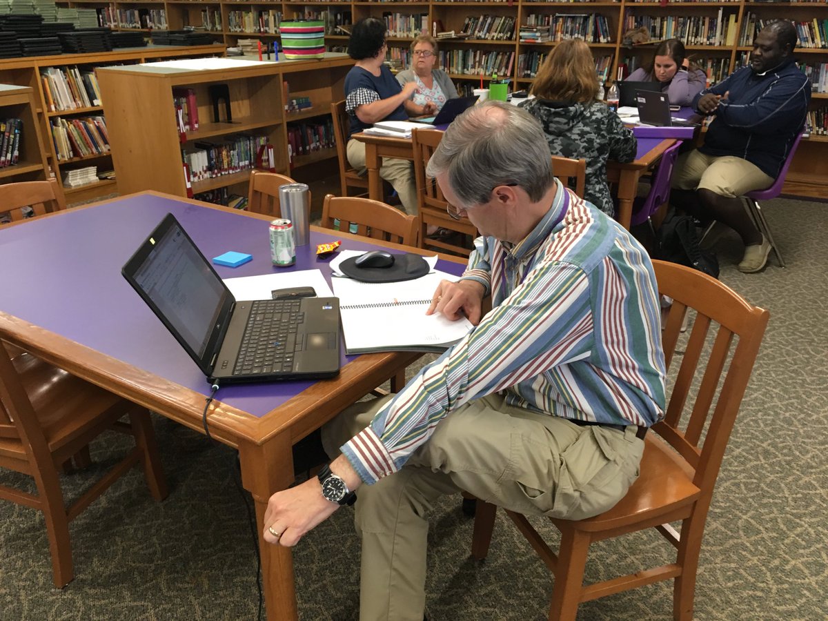 SaludaMiddle's tweet photo. Day 3 of curriculum writing. #smsrules https://t.co/RAgrlyGYC0