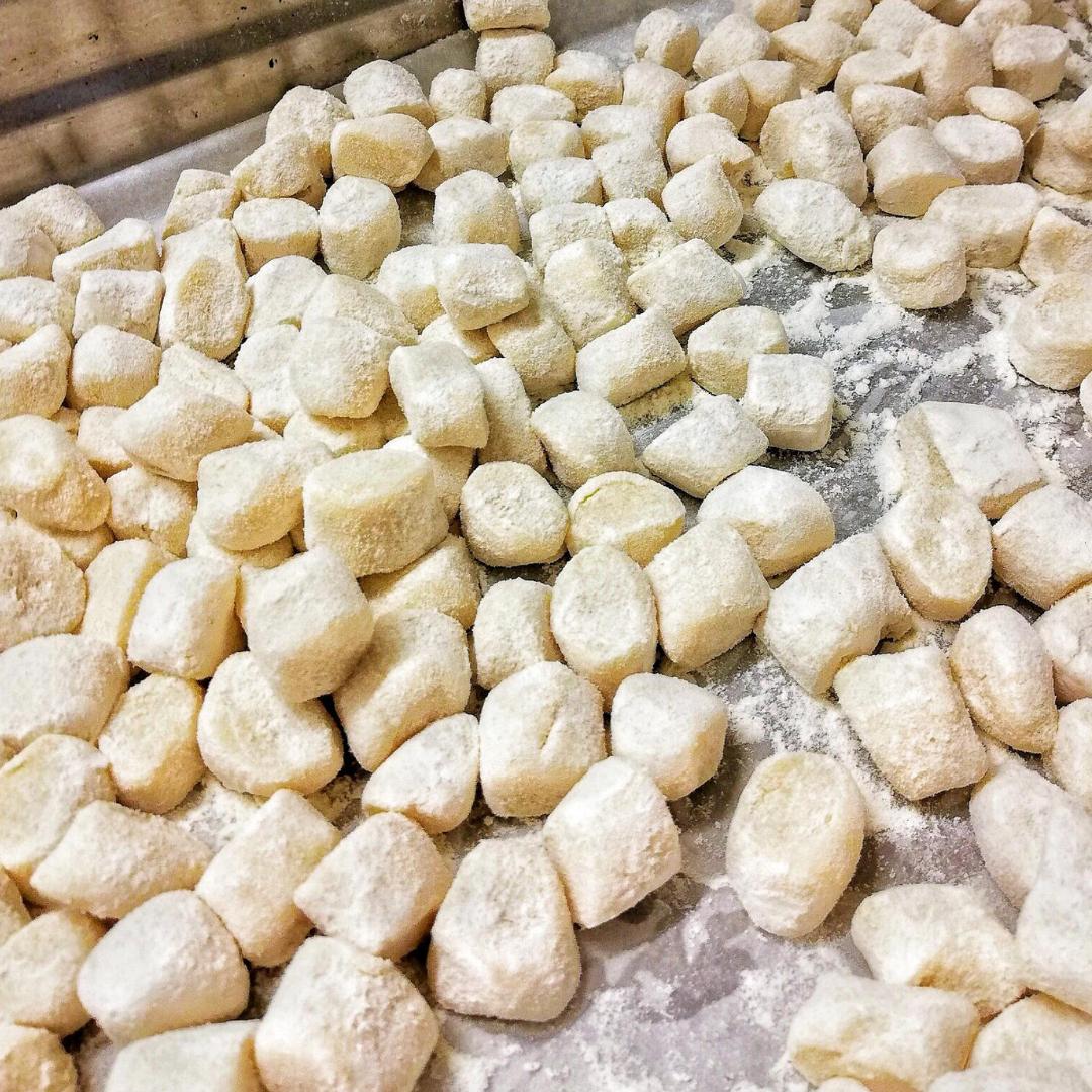 Frescobaldi_FLR's tweet photo. Fresh pasta is synonymous of simplicity, history, taste and genuineness. Every day we make our pasta with passion and professionalism. We put our heart into it ❤️

#frescobaldi #frescobaldifirenze https://t.co/lIwduS1Ulo