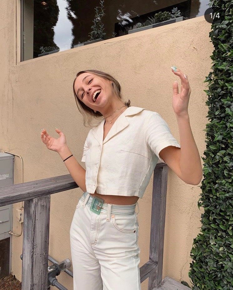 TWRLAPP's tweet photo. Just as happy as @emmachamberlain because we're halfway through the week! 

#twrl #happy #fashionblogger #fashioninspo #ootd #outfitoftheday #summerstyle #summer #summervacation https://t.co/Xhrhd2QV9D
