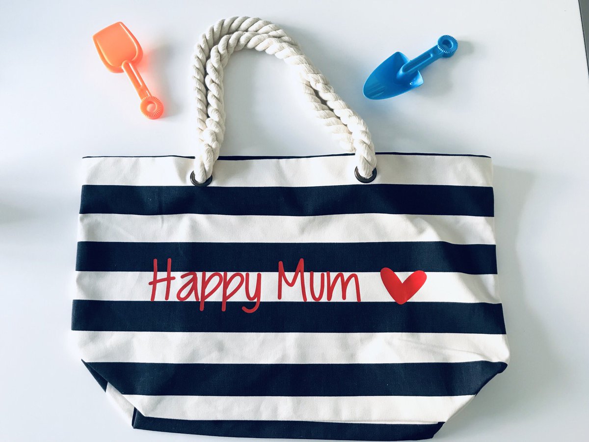 AmourBouille's tweet photo. Plus que quelques heures pour profiter d’une réduction de 20% sur tous les sacs de plage. 🏝
Rose ou bleu, écriture satinée ou pailletée c’est vous qui décidez alors laissez parler vos envies 😊
👉🏻 https://t.co/XhkxjKDVn6 catégorie « Parents »
#sac #sacdeplage #happy #mum https://t.co/UyNBDuorkb