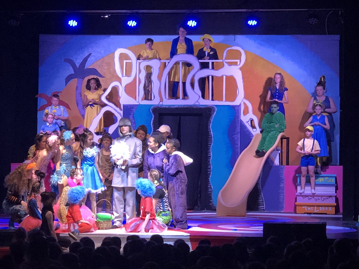 mrszaccsclass's tweet photo. Amazing first performance of Seussical the Musical by the Suzuki Players today! One down, four more to go! Especially proud of our littlest actor, Kate from 3Z. @DrDSuzukiSchool https://t.co/AkV8UOGWN3