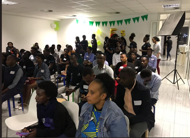 Virakoze_'s tweet photo. Digital Trade Fair with @DMMHeHe 
#Hellows you've been amazing.
#DigitalTradeFair #HackOutLoud https://t.co/lRER2uVA2K