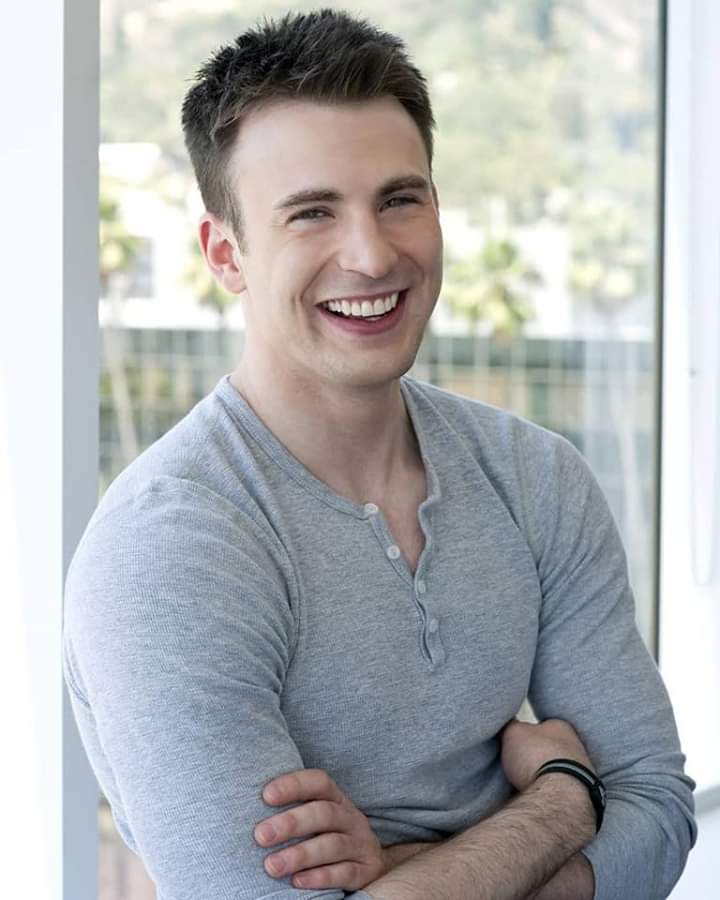 _JRBalguna's tweet photo. Happiest birthday Captain! @ChrisEvans https://t.co/Q9ZENOrkZV