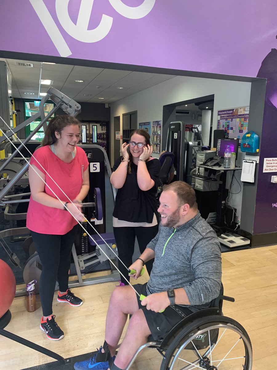 Rusty_PT's tweet photo. When the trainer becomes the trainee #groupeffort #teamwork #rustypt #personaltrainer #yeovil @ledleisure https://t.co/BaG6Cf5Y26