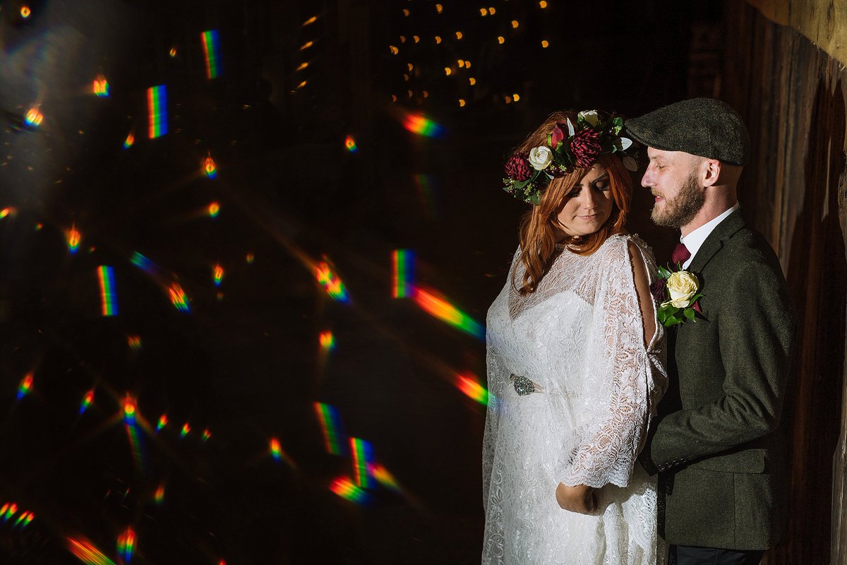 REAL WEDDING // NORTH WEST
Venue: <a href="/OwenHouseBarn/">Owen House</a> 
Style: Cool rustic #wedding with neon &amp; festoons 
Season: Autumn
bridesupnorth.com/2019/06/12/log… Pics <a href="/nikbphotography/">Nik Bryant Photography</a> #cheshire