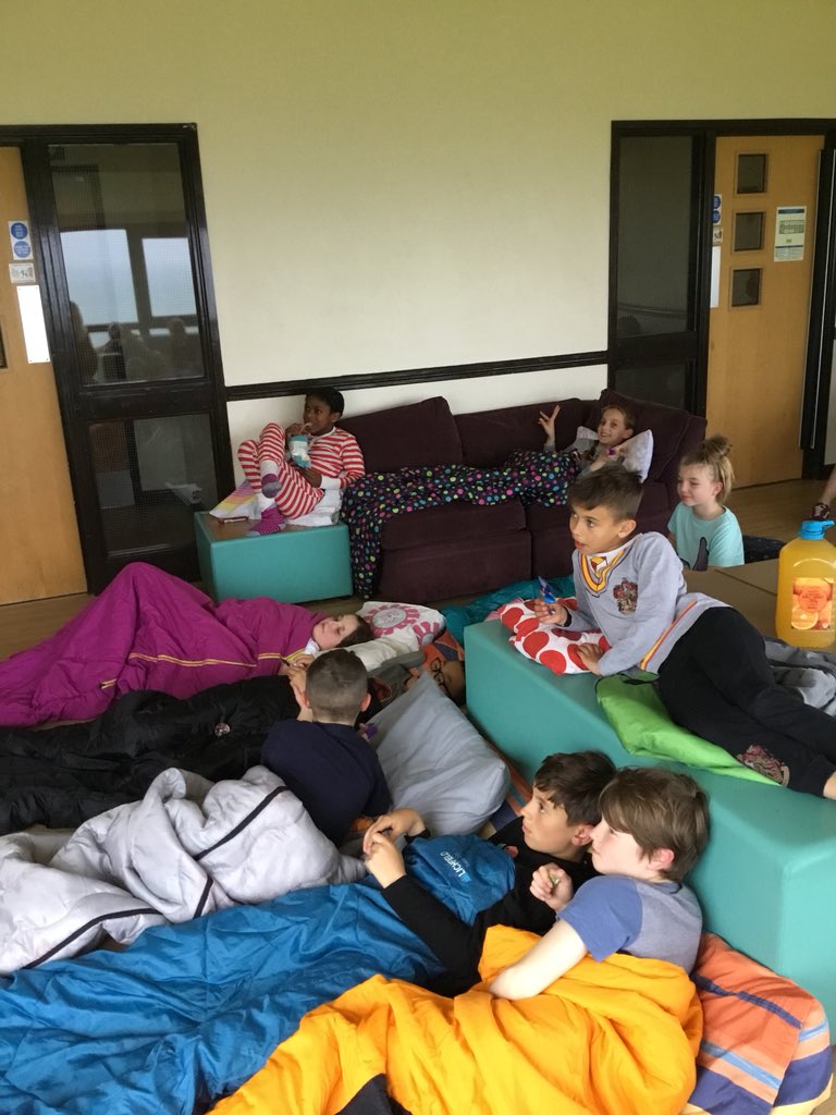 stfagansdigital's tweet photo. A birthday and a chill out ! https://t.co/QHOb6eqeee