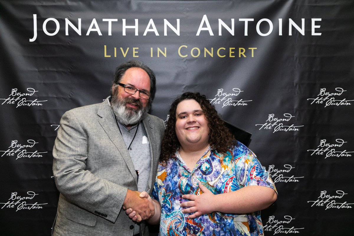 Two of my favorite men! @swampudlian and @JonAntoine meeting after the glory of #BeyondTheCurtain #wintergardentheater #Toronto #JonathanAntoine #watchoutworld #worldsbesttenor