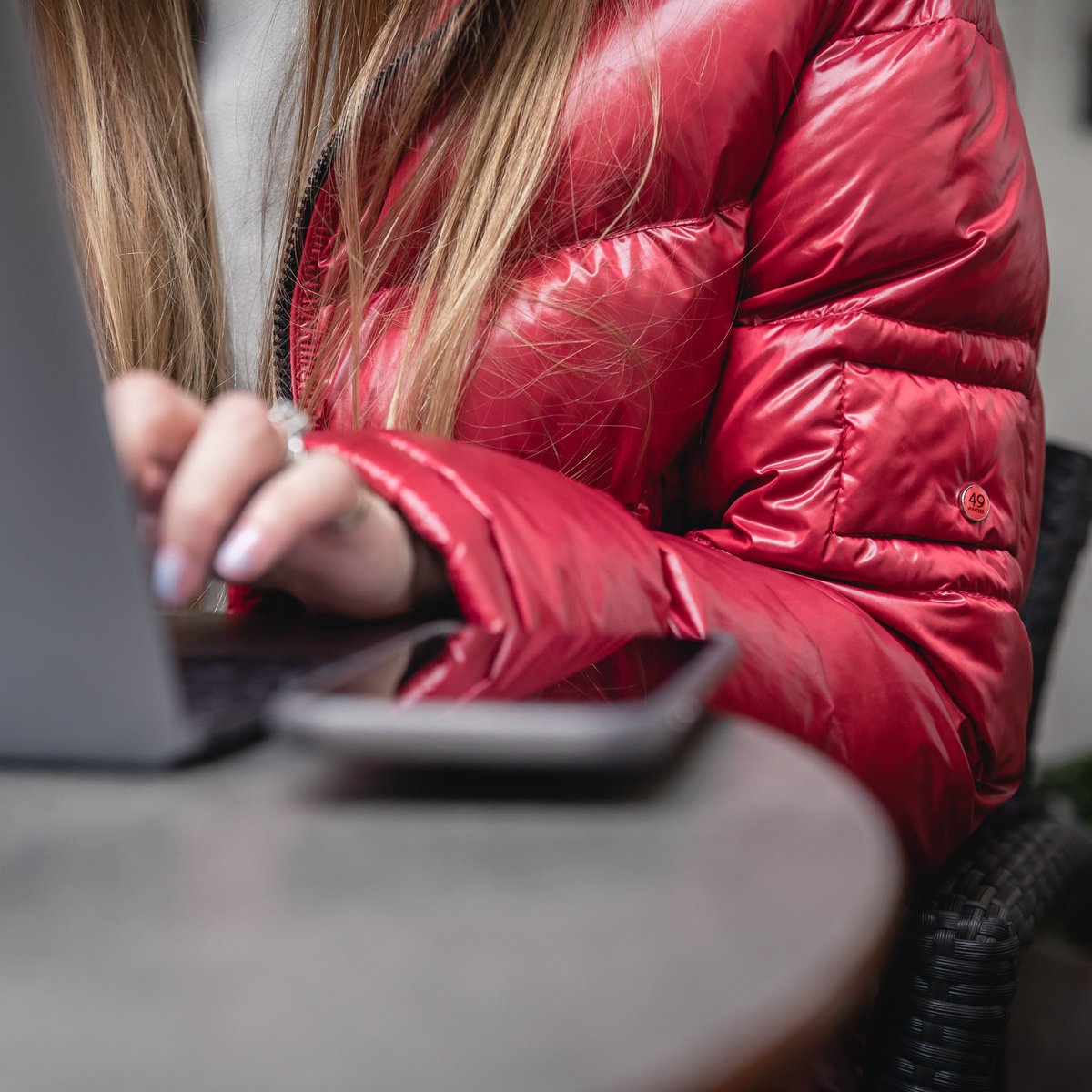 49winters's tweet photo. City work life at its best. Make it over that mid week hump in style, whatever the weather #businesswomen #coworking #cafeworking #laptoplifestyle #unpredictableweather https://t.co/Lz4MefPGwl
