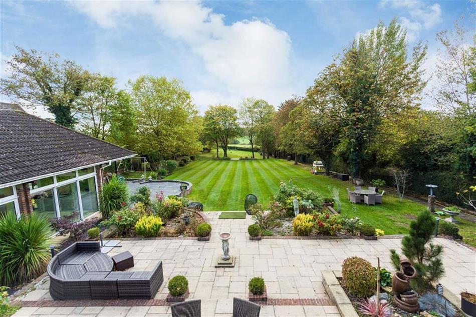 Statonsllp's tweet image. Situated in one of the area's most prestigious addresses is this substantial  #fivebedroom #detachedhome set behind a gated entrance with a carriage driveway and grounds extending to circa an acre. For more information please follow the link below bit.ly/2Kf64EA