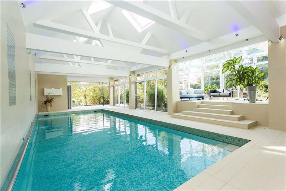 Statonsllp's tweet image. Situated in one of the area's most prestigious addresses is this substantial  #fivebedroom #detachedhome set behind a gated entrance with a carriage driveway and grounds extending to circa an acre. For more information please follow the link below bit.ly/2Kf64EA