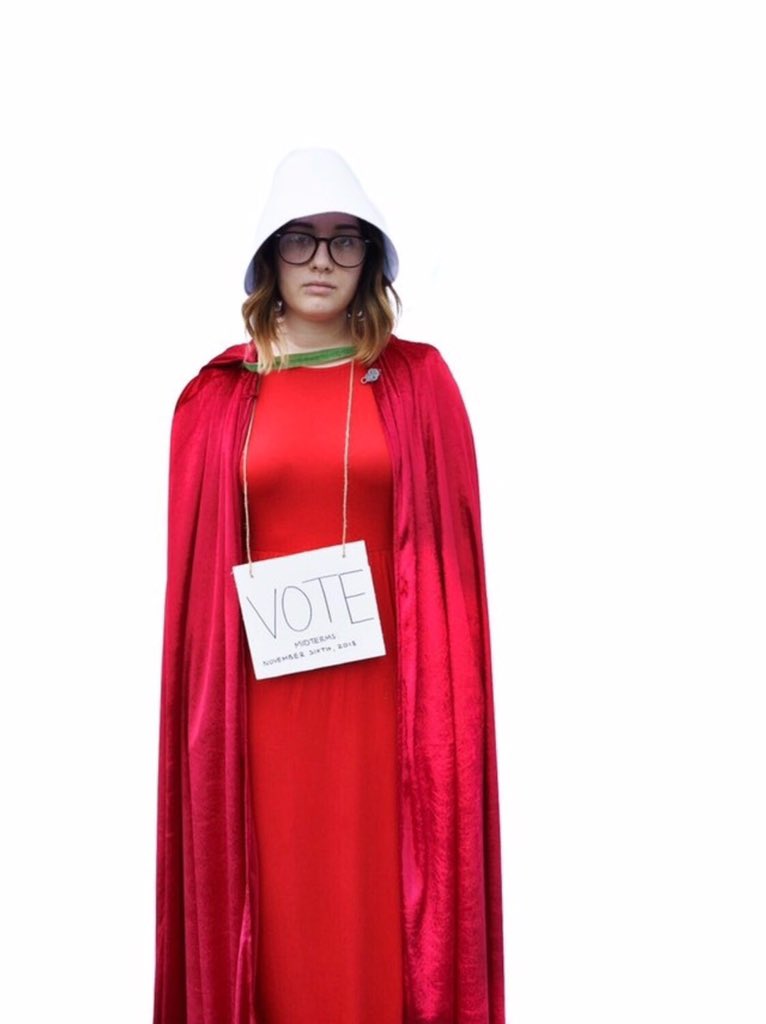 natateaaa's tweet photo. #PraiseBe, @NY_Comic_Con general admission is today! Will we be seeing you in October? Youโll be seeing us.
#UnderHisEye #BlessedBeTheFruit #WakeUp #ShapeHistory #HandmaidsTale https://t.co/jinLNO1SIp