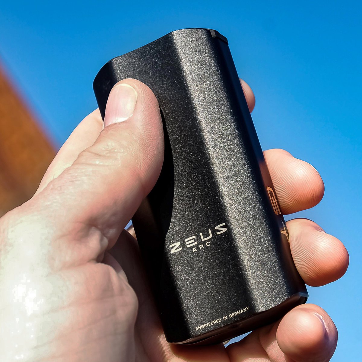 ZeusArsenal's tweet image. We get excited when @mikesvaporizerreview goes on his fantastic adventures with the Zeus Arc GT!

Don’t forget to tag us wherever your travels take you!

#zeusarsenal #zeusarcgt #mikesvaporizerreview #featured #wellnesswednesday #420 #wbw #dryherbvape #gold #hightimes #high