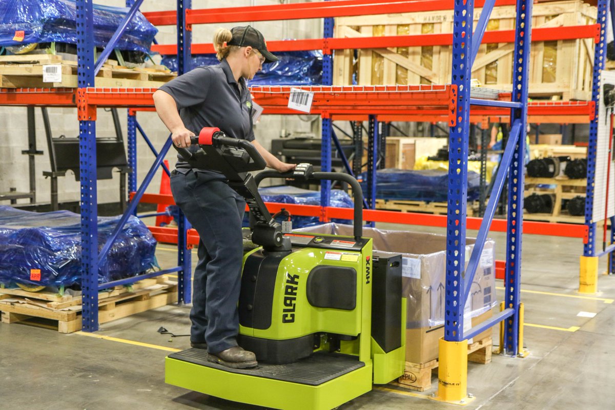 clarkmhcna's tweet photo. In case you missed the launch of the HWXE yesterday, check out some of the standard features for this CLARK product on our website! https://t.co/sOZ09Nd6G2
#CLARKtheforklift #HWXE #newproduct https://t.co/aBAilbWksY