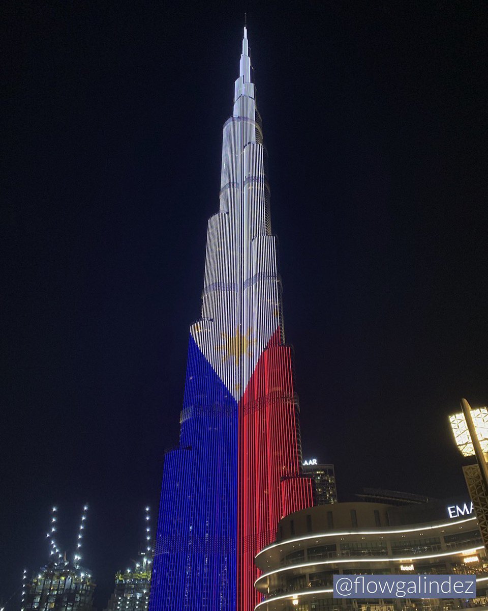 The Philippine Flag at the <a href="/BurjKhalifa/">Burj khalifa official</a>. #ArawNgKalayaan