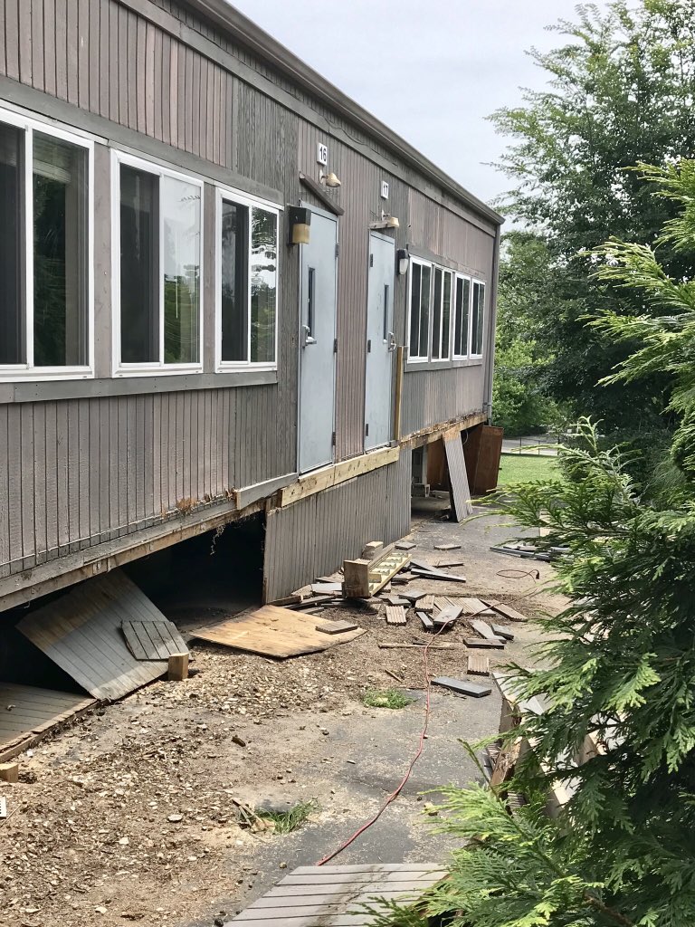 WoodlyndeSchool's tweet photo. The construction has begun! Check out some images from the demo of Trailer One and the reconstructing of some of the Upper School wing! ๐ท๐ผโโ๏ธ๐งฐ๐ #construction #campusprojects #constructionzone https://t.co/TVVu0I50oy