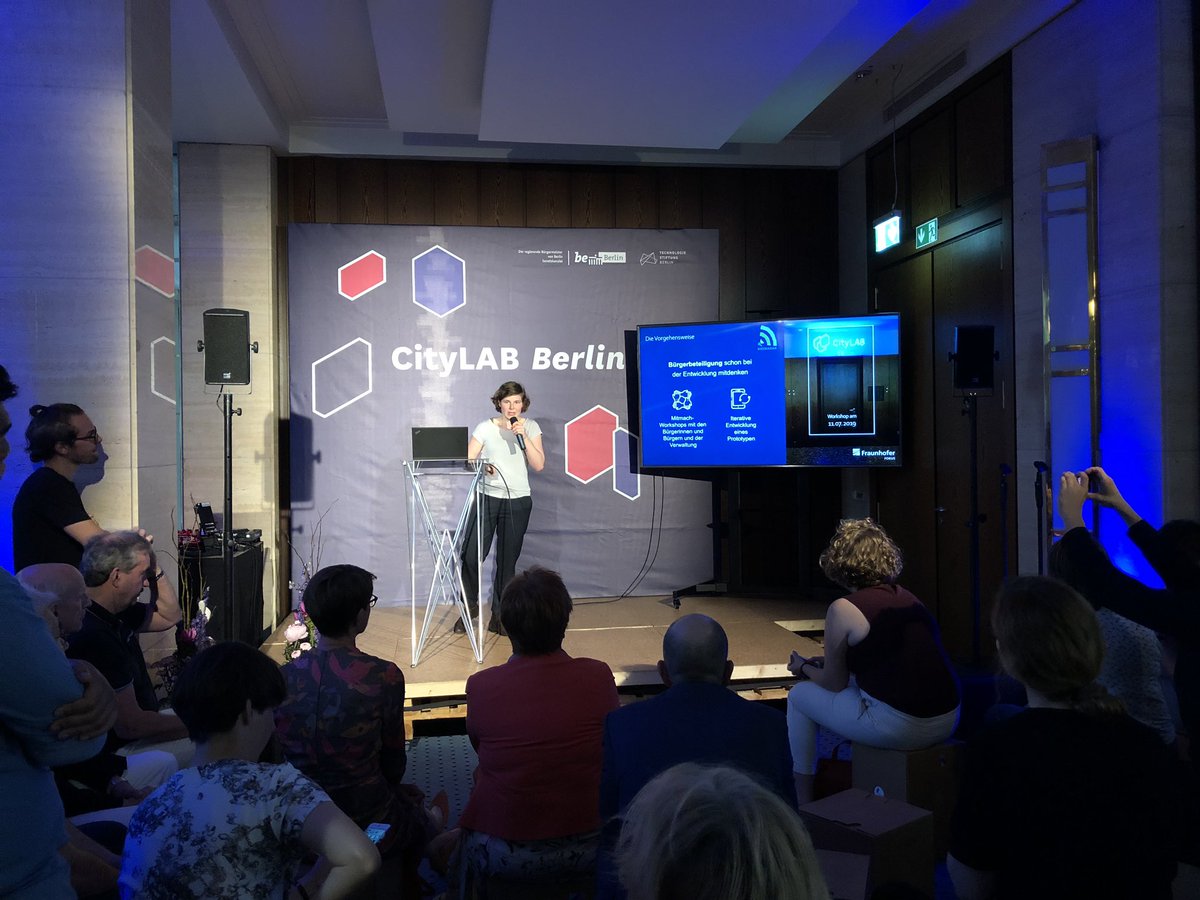 fraunhoferfokus's tweet photo. Das @citylabberlin wurde heute vom @RegBerlin und der @TSBBerlin eröffnet. In der Pitch-Session stellt unsere Projektleiterin Susanna Kuper das Forschungsprojekt #KiezRadar vor. Meldet Euch für unseren BürgerInnen-Workshop am 11.7. an: https://t.co/gh6UCsyX4e #citylabberlin https://t.co/hHPbnTcTAU