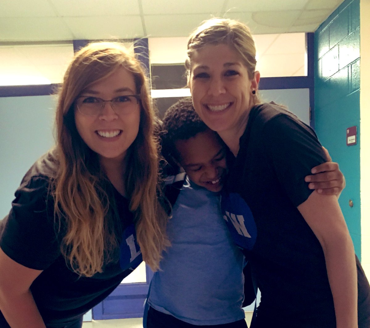 Last #grouphug of the year with <a href="/Mrs_Epperson/">Rachel Epperson</a> and this sweet third grader, who waited for us with arms outstretched every morning! 🥰 #lwpawpride