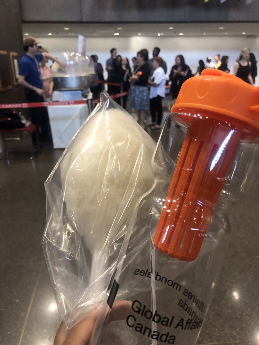 KerryGAC's tweet photo. Feeling appreciated 🇨🇦 Happy National Public Service Week 2019 to all my colleagues Federal Public Service across Canada💕 water bottle and stainless steel straw help with my sustainable goals and cotton candy helps the soul😁 #NationalPublicServiceWeek #canadianpublicservice https://t.co/9aLSclEE4q