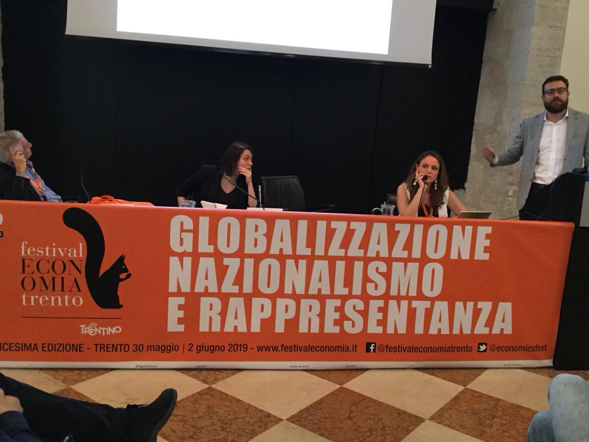 CEST_Official's tweet photo. Il 2 giugno siamo stati ospiti al #FestivalEconomia2019 per dialogare insieme a @SocialLore, Italo #Colantone e Luigi #Guiso su welfare, populismo e crisi della classe media.
Qui una sintesi dei temi affrontati: https://t.co/h9nYfOkx8S. @DanielaArlia #CESTEvents https://t.co/az1o0OkkRt