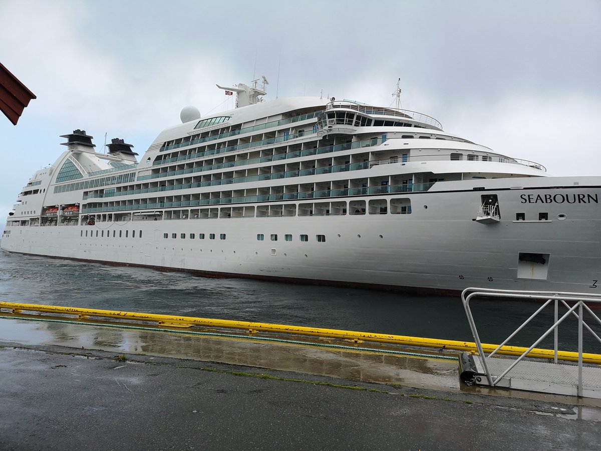 GDagsvold's tweet photo. Årets første cruise for Harstad, - tatt i mot av North Up😄 https://t.co/SUM1URIf7L