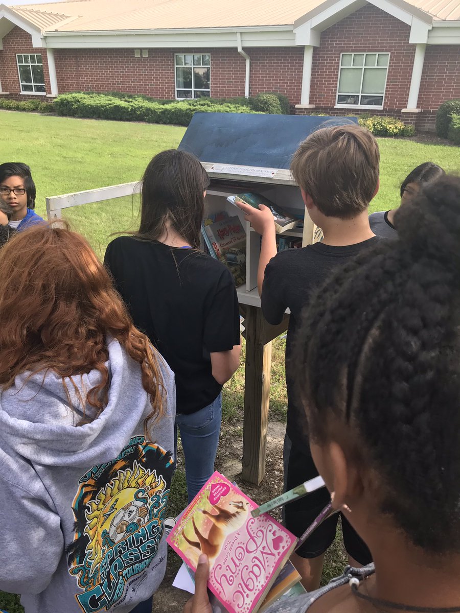 Grace Unger (@gmunger1) on Twitter photo Come visit the <a href="/BrookwoodElemen/">Brookwood Elementary</a> Free Little Library! Thank you to Ms. Schweerβs 7th Grade MYP <a href="/plazamiddle/">Plaza Middle</a> students for your work researching student interests & finding the best titles to refresh the library! You are helping to grow readers one book at a time! #communityservice Come visit the <a href="/BrookwoodElemen/">Brookwood Elementary</a> Free Little Library! Thank you to Ms. Schweerβs 7th Grade MYP <a href="/plazamiddle/">Plaza Middle</a> students for your work researching student interests & finding the best titles to refresh the library! You are helping to grow readers one book at a time! #communityservice
