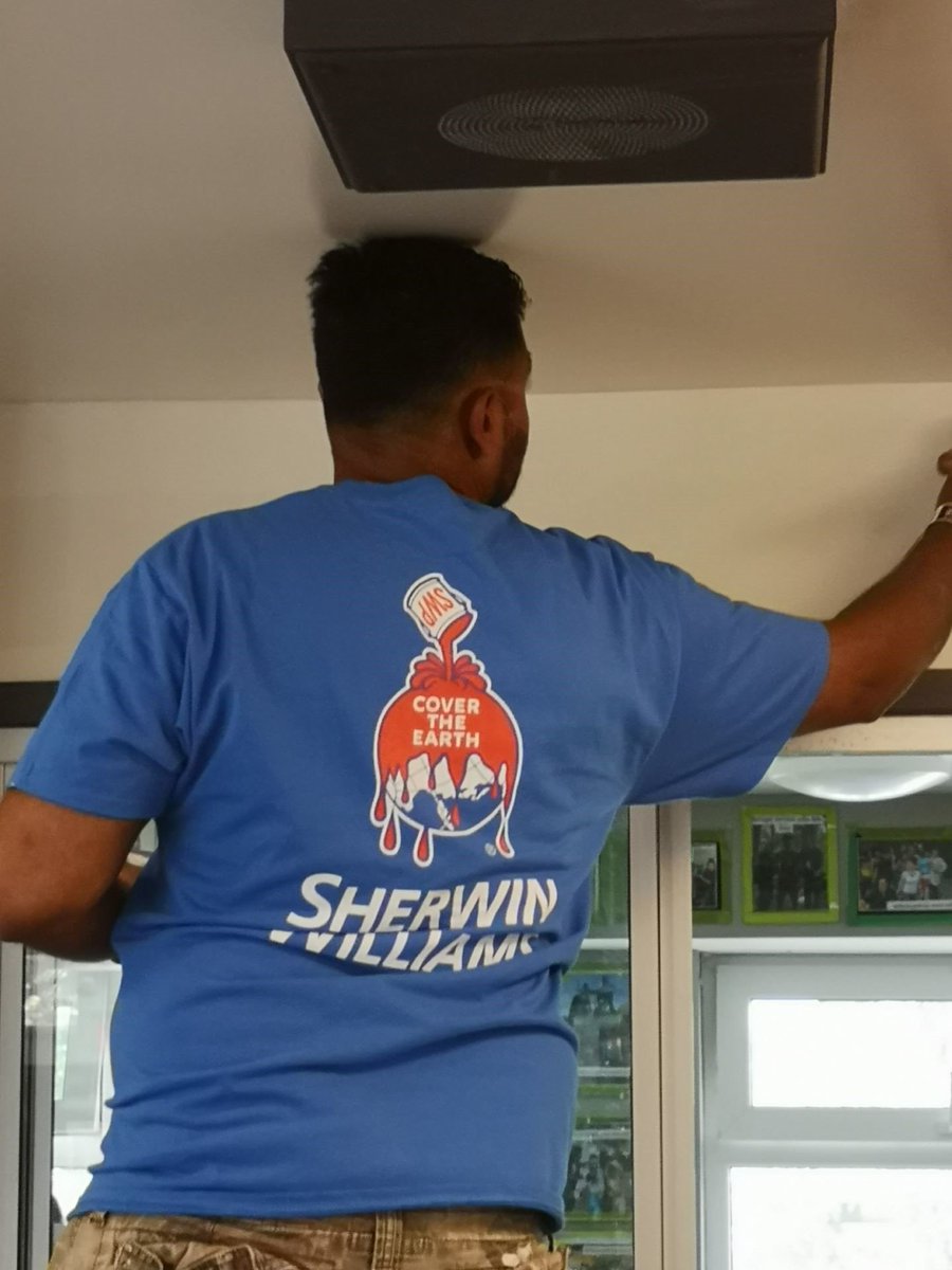 YWSToronto's tweet photo. We've had @SherwinWilliams here at #YWSTO over the past couple of days transforming the shelter with new coats of paint! 🤗 
A big thank you to the #SWpaintingweek team for joining us. We're absolutely loving the change- it's looking great! https://t.co/0F4vvklXFe