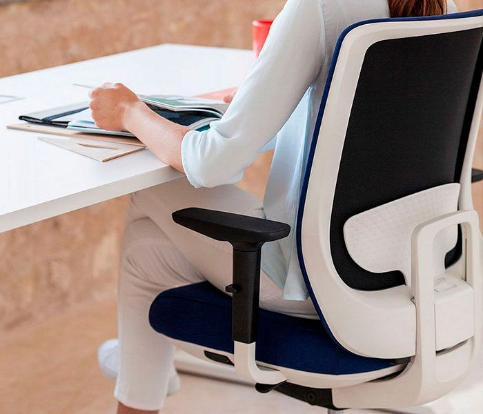 Serviarlequi's tweet photo. Cómo elegir tu silla de oficina

En @Serviarlequi hemos conseguido en pocos años hacerse un hueco entre las empresas líder en el mundo del Mueble de Oficina. https://t.co/0jN8Hj8079