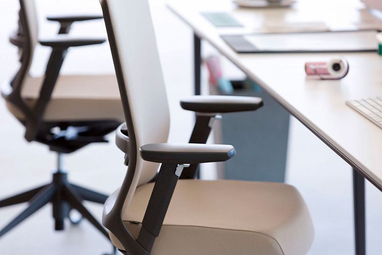 Serviarlequi's tweet photo. Cómo elegir tu silla de oficina

En @Serviarlequi hemos conseguido en pocos años hacerse un hueco entre las empresas líder en el mundo del Mueble de Oficina. https://t.co/0jN8Hj8079