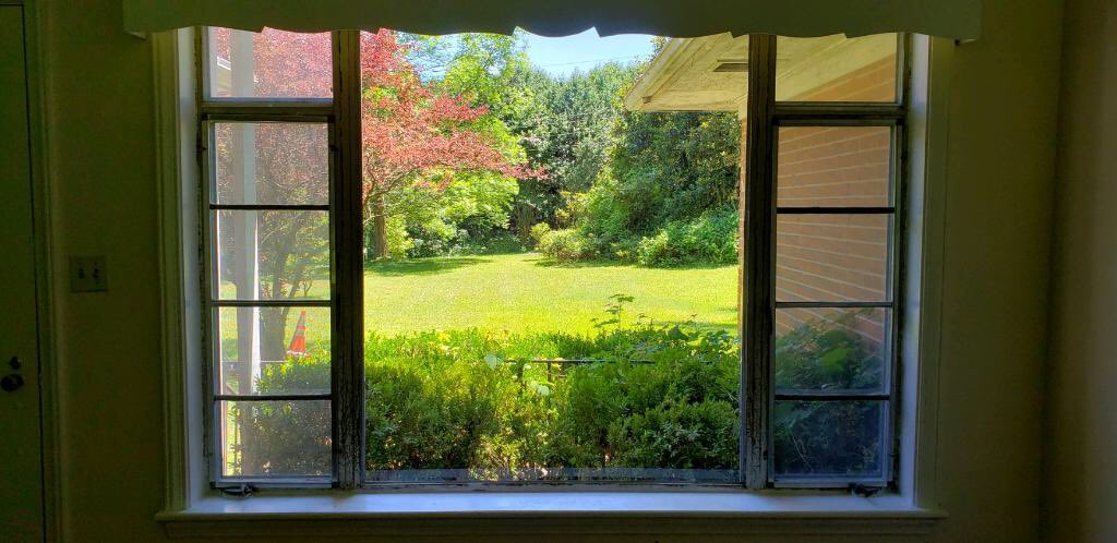 RonelleA1's tweet photo. Looking through the windows of our new blessing, our new forever home 🏡 sitting on a plush and breathtaking landscape of 5 acres. Thank you Father.🙏🏽 https://t.co/VDUYAFz3dG