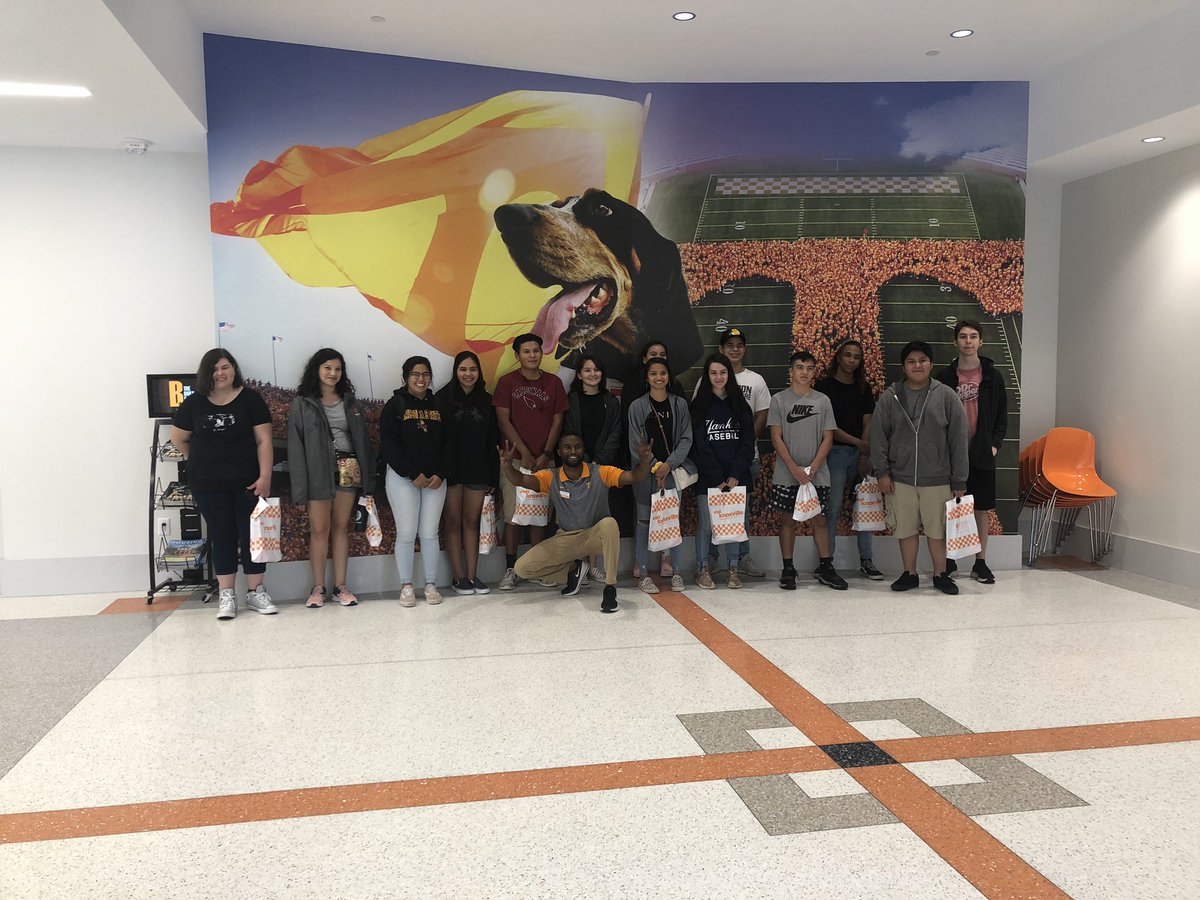 JuWrightTN's tweet photo. Today on #RockyTop , I was THRILLED to greet, present to, and tour my visitors from Cherokee High School, #CherokeeReservation , in Cherokee, NC! A #BigOrange Thank you for coming and visiting @UTKnoxville ππ we cannot express how amazing it was to have you here today! β₯οΈ https://t.co/WgwaFEDtK6