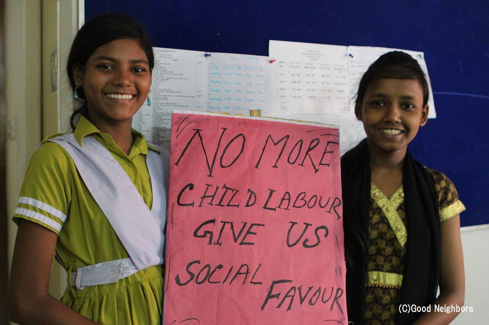 Today is World Day Against Child Labour. Every child has a right to shine. 
Even today, more than 168 million are forced to labor in dangerous environments. #WorldDayAgainstChildLabour #ChildLabour #Child #Rights
bit.ly/2WznwFl