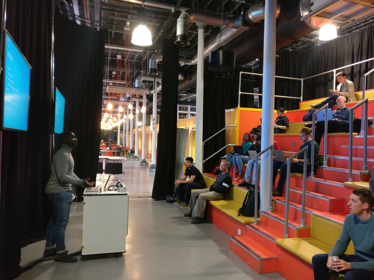 ukcloudman's tweet photo. Learning containers in Bristol with @Moffusa. #IBMDeveloperUK https://t.co/SmQob4GH9o