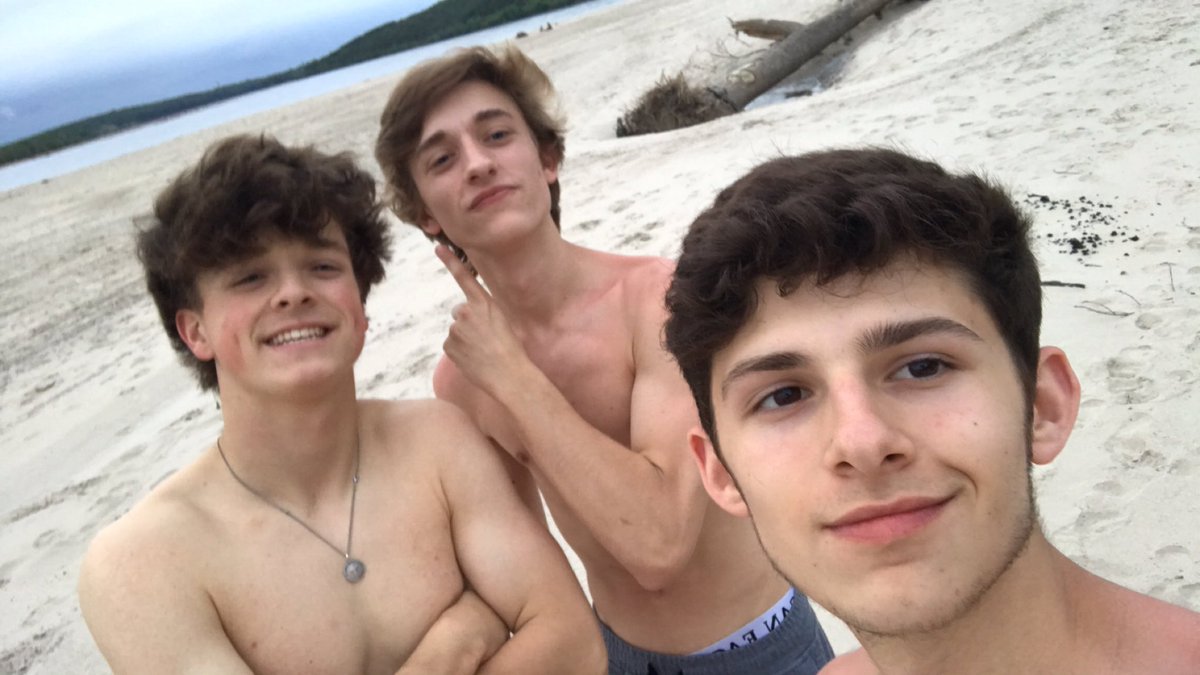 happy birthday <a href="/_distefano5/">Joe Distefano</a> have a good one brodie