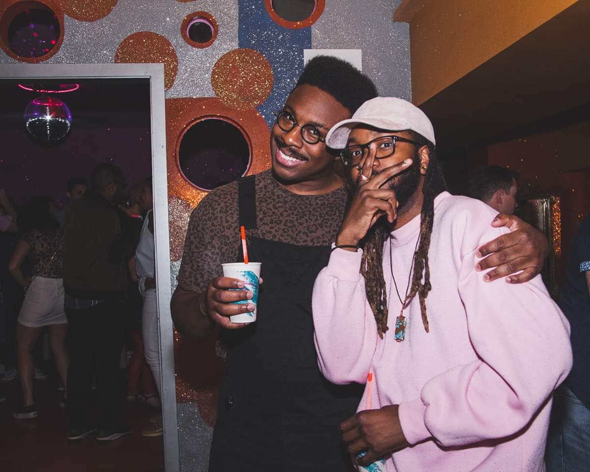 GrindChi's tweet photo. We've got pics from last month with @GLITTERMONEYYY by @ally_bae up on the @BeautyBarChi Facebook. Tag yourselves! https://t.co/zIRu7vZVFt