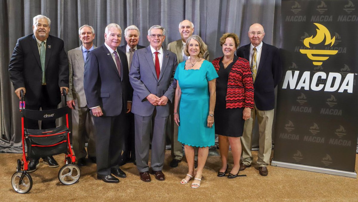 SJUHawks's tweet photo. Congratulations to retired Saint Joseph’s Director of Athletics Don DiJulia on being inducted into the NACDA Hall of Fame Class of 2019 this afternoon! #THWND #NACDA19 https://t.co/snza2XeUYZ