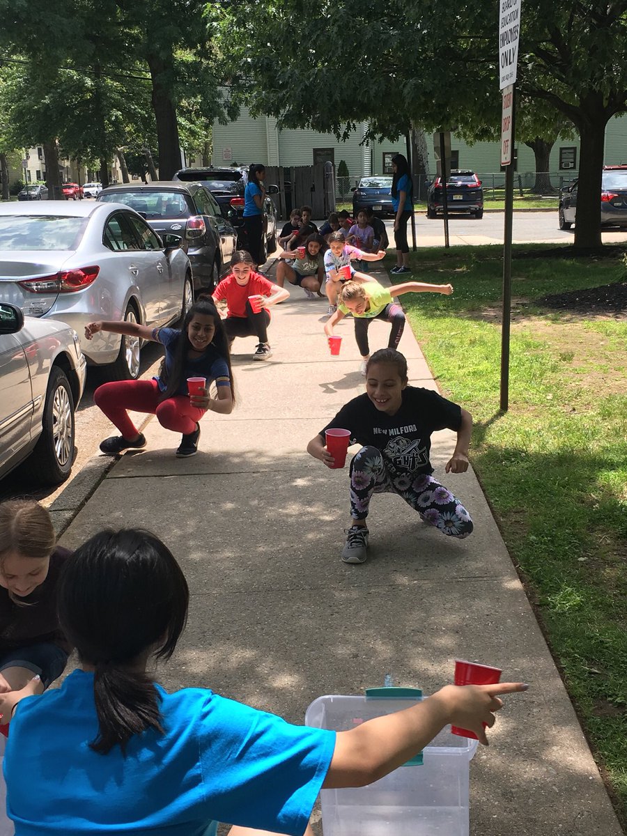 MrsByrnes5th's tweet photo. The UNICEF Water Walk was a great way to learn what it is like for some people in other countries to access clean water. Thank you to the @NewMilfordHS students who ran this great event! #NMuKNIGHT @NMBerkley_NJ https://t.co/SkqEJcJ1Q8