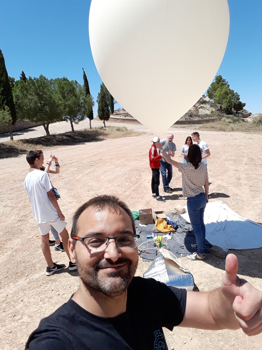 Yggdrasil801's tweet image. Un placer haber ayudado a los chicos de 4 de ESO de #SpaceVirolai del colegio #EscolaVirolai a lanzar su primer globo estratosférico! Y gracias a #everis por todo el apoyo recibido!