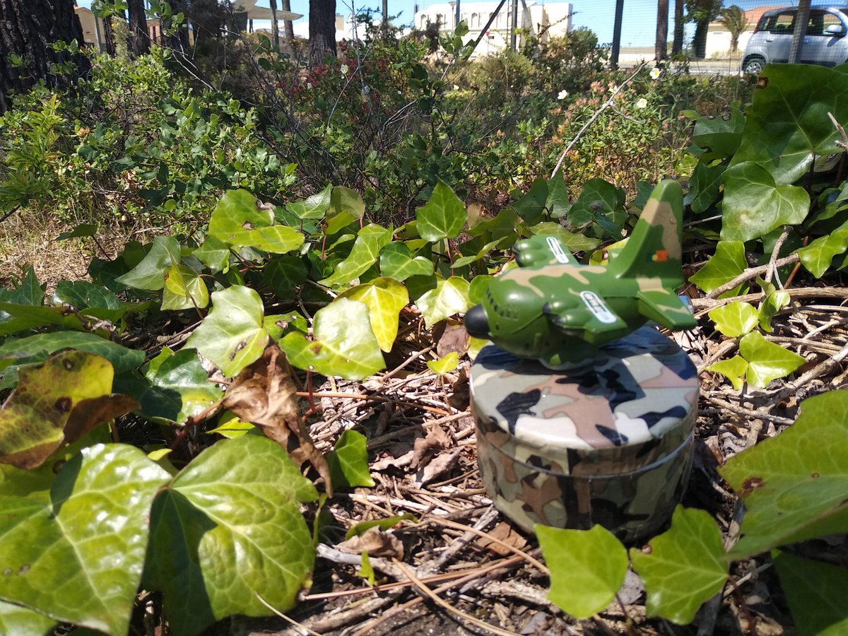 DanielAzevedo71's tweet photo. #Geocaching Today #multicache around an airbase ✈️. Container original and framed in theme 👍 @GoGeocaching @LiveGeocaching @GeocacheNews @GeocachingTweet #Leiria #Portugal https://t.co/4XTGevGdUs