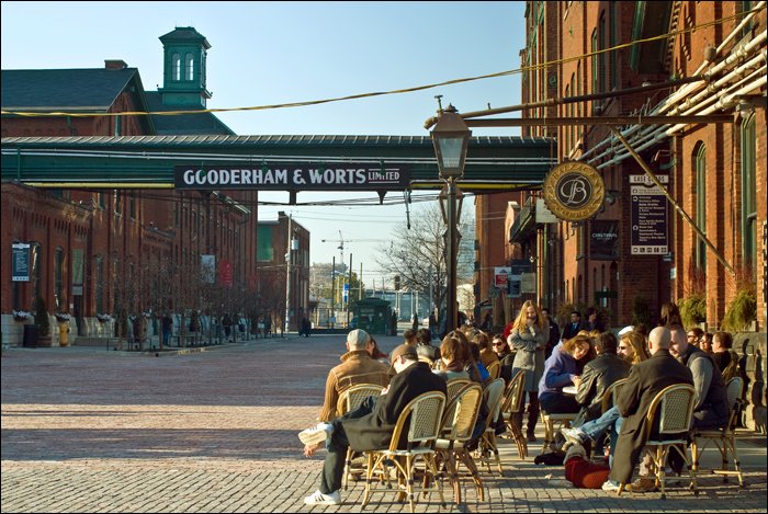 ThompsonLandry's tweet photo. Another beautiful sunny day in Toronto; high 22°C☀️ Perfect to walk in the @DistilleryTO and to visit us at @ThompsonLandry Gallery
Open until 6pm ✍
#Toronto #SpringinToronto #TorontoArtGallery https://t.co/4awmL45aC1