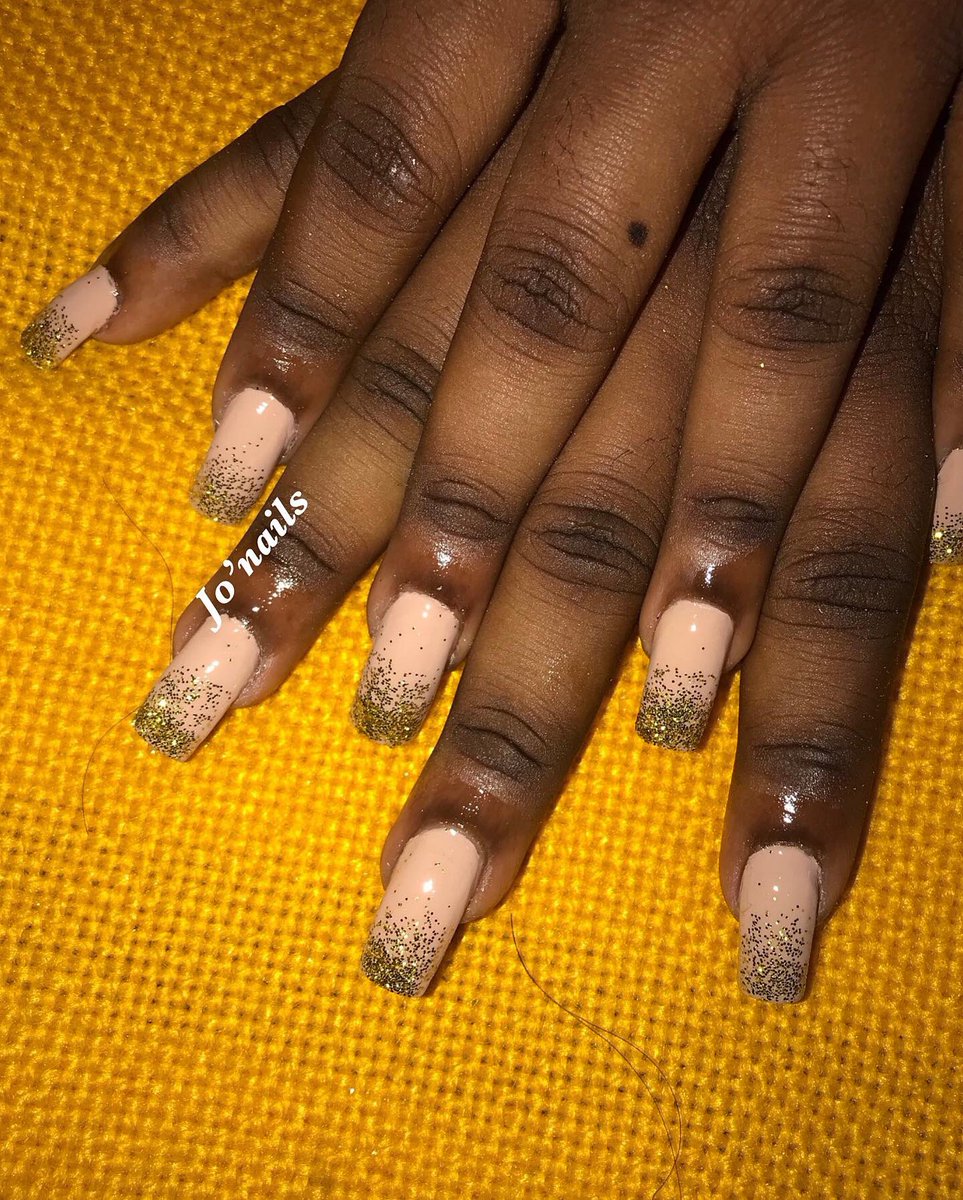 JoNails1's tweet photo. Bonsoir les filles 😘Embellissez vos mains à des prix exceptionnel à un seul contact . Profitez de la promo 😋😋 https://t.co/8DovZEJkBY