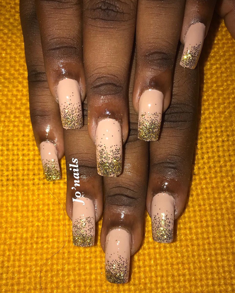 JoNails1's tweet photo. Bonsoir les filles 😘Embellissez vos mains à des prix exceptionnel à un seul contact . Profitez de la promo 😋😋 https://t.co/8DovZEJkBY