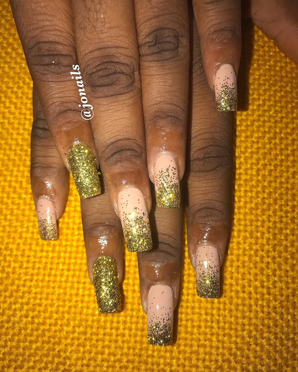 JoNails1's tweet photo. Bonsoir les filles 😘Embellissez vos mains à des prix exceptionnel à un seul contact . Profitez de la promo 😋😋 https://t.co/8DovZEJkBY