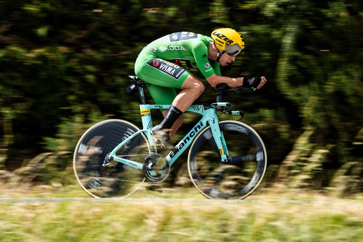 DansLaMusette's tweet photo. Un cyclo-crossman a donc gagné un CLM avec le maillot vert. Kamoulox. https://t.co/Ep62cbKWsF
