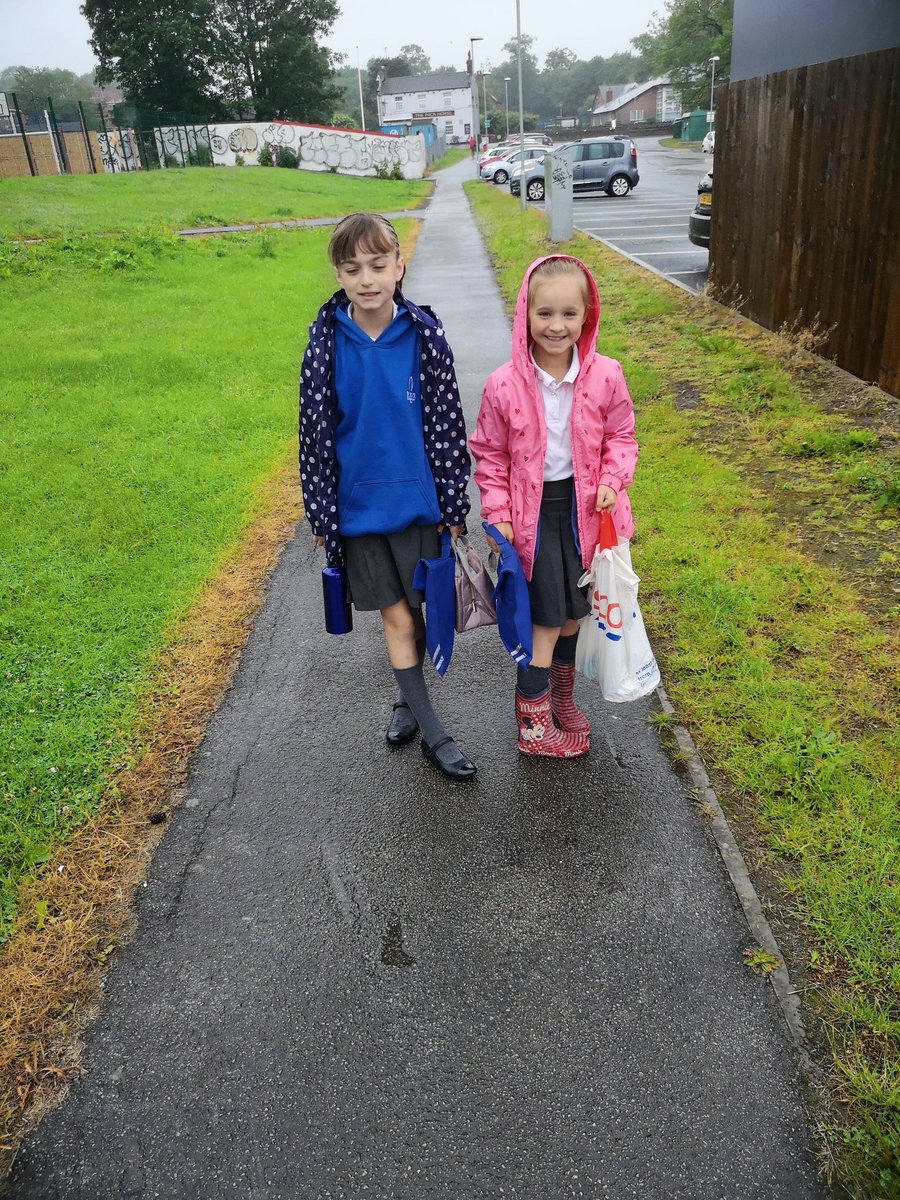 Great weather for #welliewednesday #Active10 @StMaryHighGreen